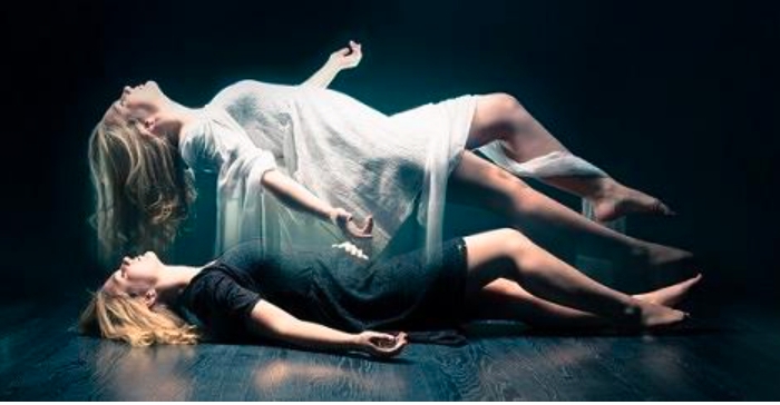 Mơ thấy mình đang nói chuyện với bạn thân đã mất